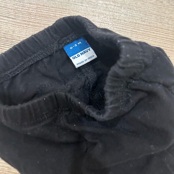 BUNDLE 3 baby items for $5. Ruffle baby pants. Old Navy - Picture 3 of 3
